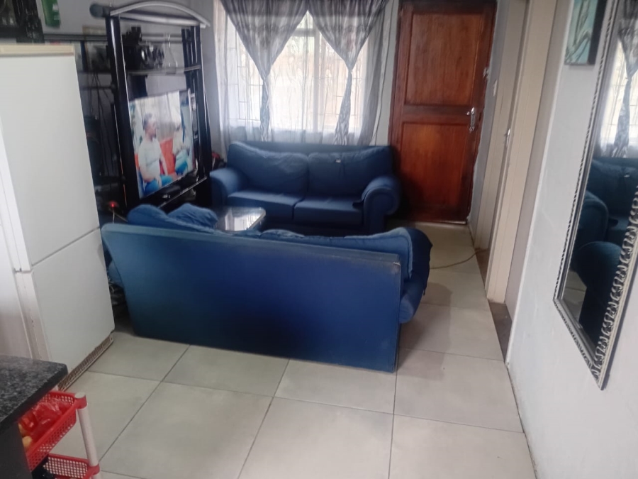 2 Bedroom Property for Sale in Kwanonqaba Western Cape